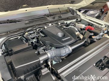 Nissan Terra 2021 có 2 tuỳ chọn động cơ máy dầu và máy xăng