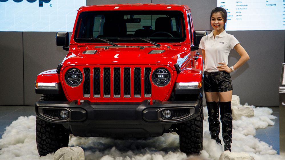 Cận cảnh Jeep Wrangler 2021 chính hãng giá từ 2,95 tỷ đồng tại Việt Nam