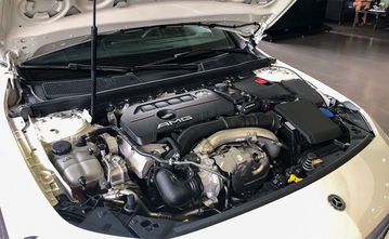 Mercedes A-Class 2023 được trang bị khối động cơ I4 2.0L (M260) hoàn toàn mới