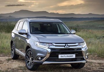 Mitsubishi Outlander bản lắp ráp giá từ 808 triệu đồng