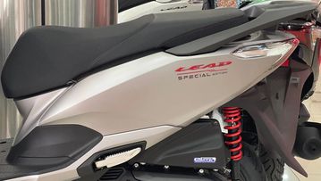 Bộ tem xe Special Edition với phông chữ cách điệu