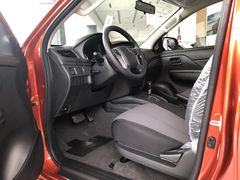 Hàng ghế đầu chỉnh cơ trên Mitsubishi Triton 2021