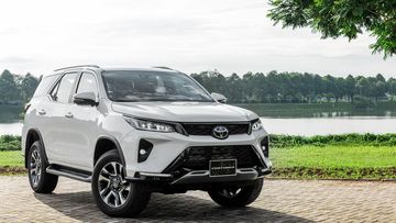 Toyota Fortuner là bản facelift được ra mắt khách hàng Việt vào hồi tháng 9/2020